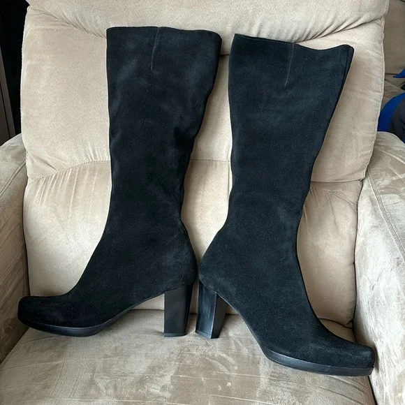 La Canadienne black suede fleece line heeled boots 9.5 - Picture 1 of 6